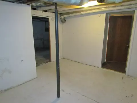 815 Bertch, Waterloo, IA 50702 photo 12