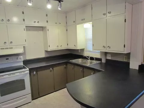 815 Bertch, Waterloo, IA 50702 photo 4