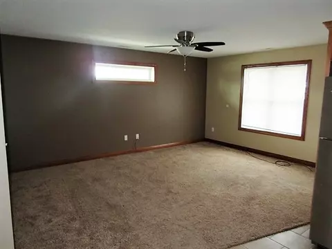 809 SE 6th Ave, Cascade, IA 52033 photo 4