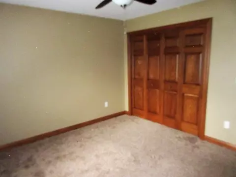 809 SE 6th Ave, Cascade, IA 52033 photo 6