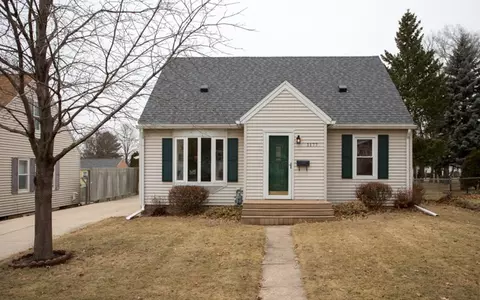 1177 E Mitchell Ave, Waterloo, IA 50702 photo 1
