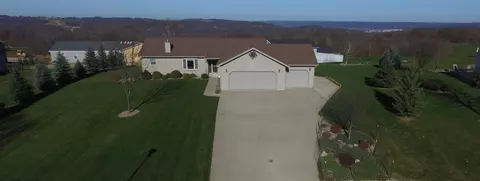 104 Moody Ln, Mcgregor, IA 52157 photo 1