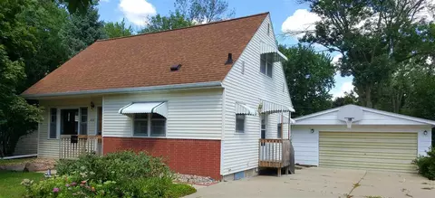 433 Beverly Hills St, Waterloo, IA 50701 photo 1