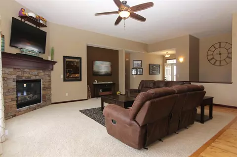 2717 Pendleton Dr, Cedar Falls, IA 50613 photo 5