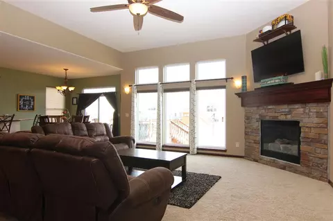 2717 Pendleton Dr, Cedar Falls, IA 50613 photo 4