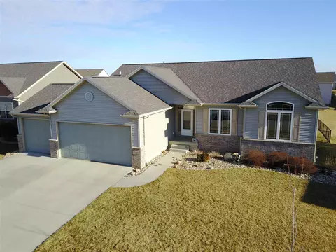 2717 Pendleton Dr, Cedar Falls, IA 50613 photo 1