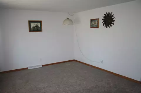 839 Progress Ave, Waterloo, IA 50701 photo 6