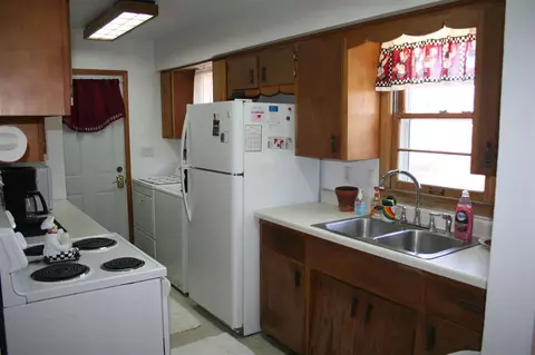 839 Progress Ave, Waterloo, IA 50701 photo 3