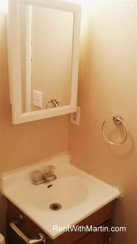 225 E Mullan, Waterloo, IA 50703 photo 8