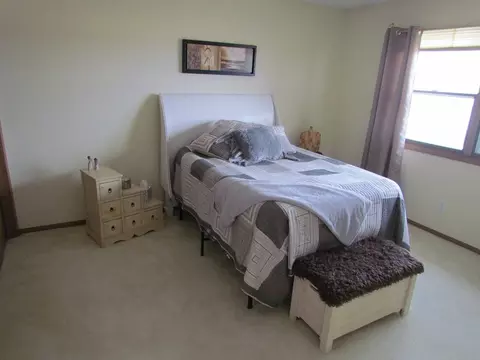3921 Memory Ln, Waterloo, IA 50702 photo 14