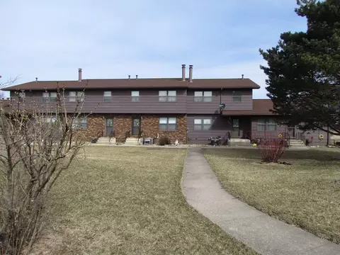 3921 Memory Ln, Waterloo, IA 50702 photo 2