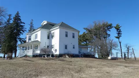 1209 E Ave, Gladbrook, IA 50635 photo 3