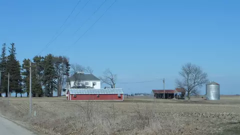 1209 E Ave, Gladbrook, IA 50635 photo 2