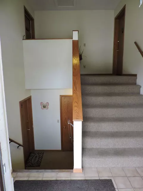 805 Fair St, Decorah, IA 52101 photo 5