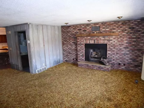 122 E Grove St, Shell Rock, IA 50670 photo 6