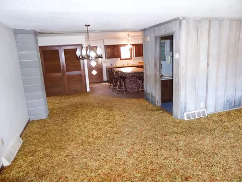 122 E Grove St, Shell Rock, IA 50670 photo 5
