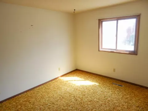 122 E Grove St, Shell Rock, IA 50670 photo 10