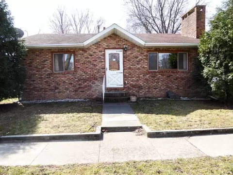 122 E Grove St, Shell Rock, IA 50670 photo 1