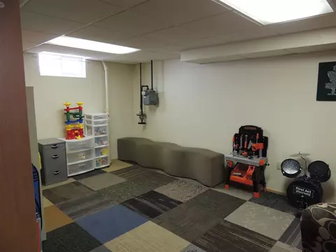 1126 Cornwall Ave, Waterloo, IA 50702 photo 17