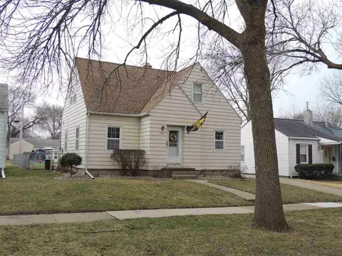 1126 Cornwall Ave, Waterloo, IA 50702 photo 1