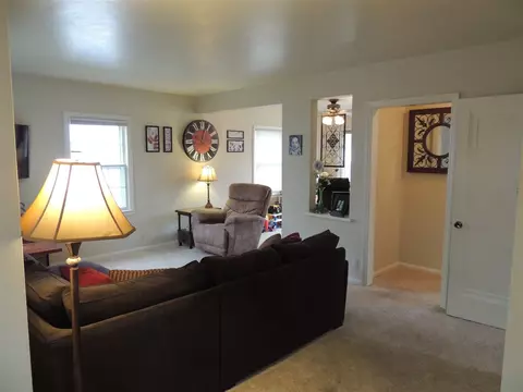 1126 Cornwall Ave, Waterloo, IA 50702 photo 4
