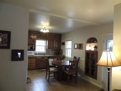 1126 Cornwall Ave, Waterloo, IA 50702 photo 2