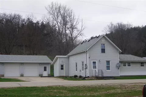 38 E Main St, Waterville, IA 52170 photo 1
