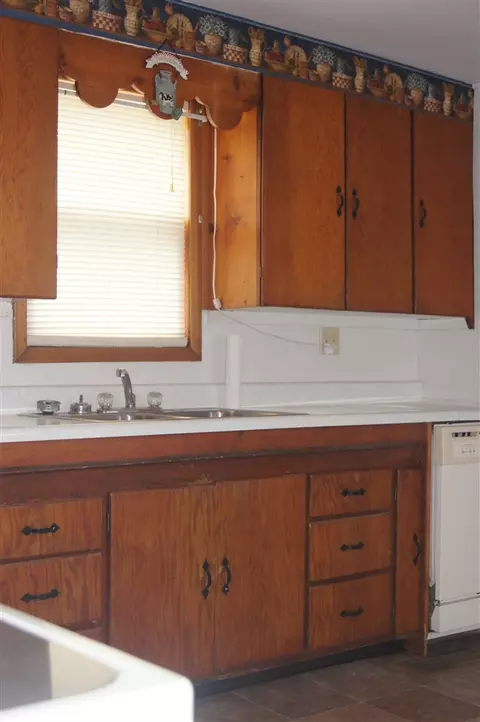 38 E Main St, Waterville, IA 52170 photo 7