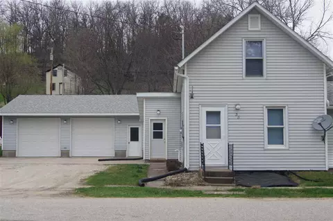 38 E Main St, Waterville, IA 52170 photo 2