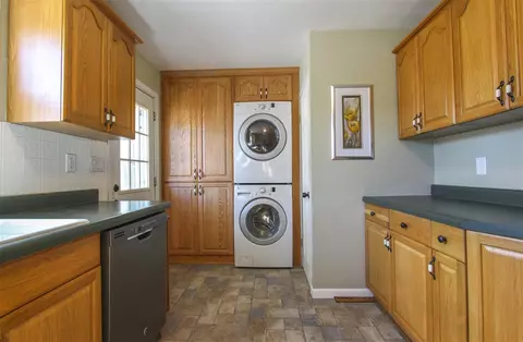 131 Vincent Rd, Waterloo, IA 50701 photo 9