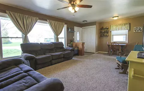 131 Vincent Rd, Waterloo, IA 50701 photo 7