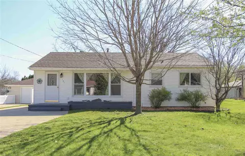 131 Vincent Rd, Waterloo, IA 50701 photo 1