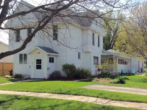 601 E Main St, Decorah, IA 52101 photo 1
