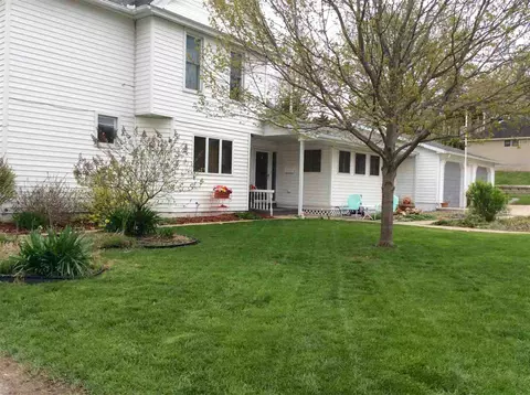 601 E Main St, Decorah, IA 52101 photo 15