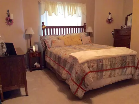 601 E Main St, Decorah, IA 52101 photo 9