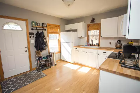 2575 W 3rd St, Waterloo, IA 50701 photo 4