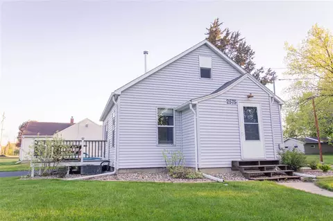 2575 W 3rd St, Waterloo, IA 50701 photo 9
