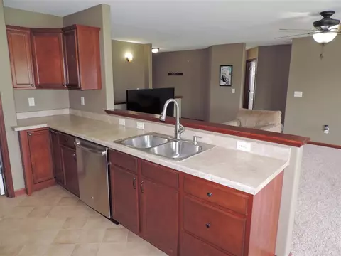 5027 Millenium Dr, Cedar Falls, IA 50613 photo 8