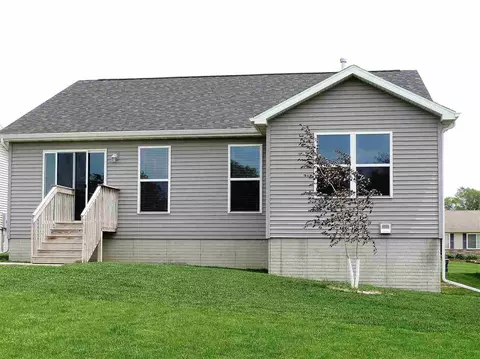 5027 Millenium Dr, Cedar Falls, IA 50613 photo 2