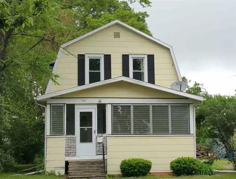 708 Upton Ave, Waterloo, IA 50701 photo 1
