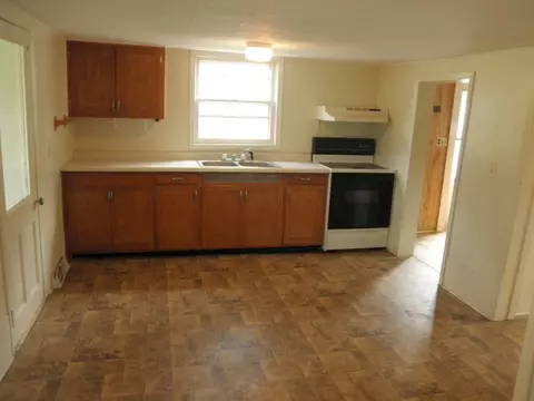 302 Maple St, Osage, IA 50461 photo 2