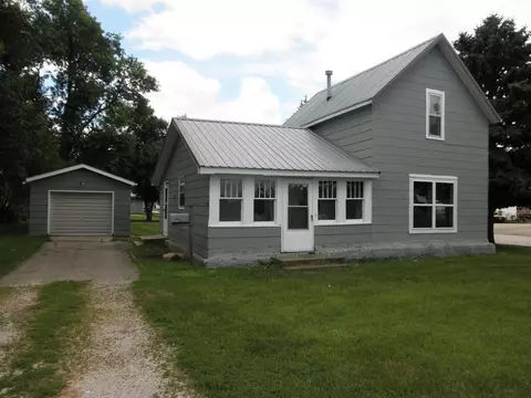 302 Maple St, Osage, IA 50461 photo 1