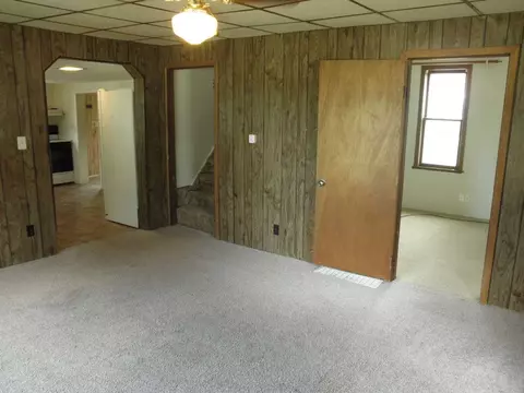 302 Maple St, Osage, IA 50461 photo 5