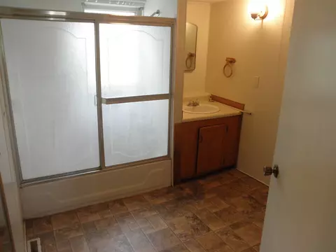 302 Maple St, Osage, IA 50461 photo 7