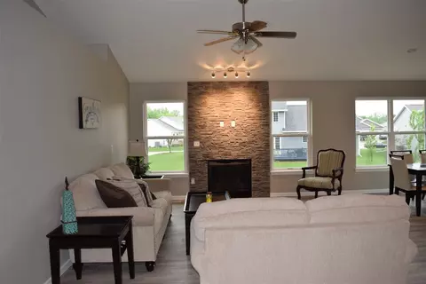 1016 Algonquin Dr, Cedar Falls, IA 50613 photo 3
