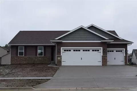 1016 Algonquin Dr, Cedar Falls, IA 50613 photo 1