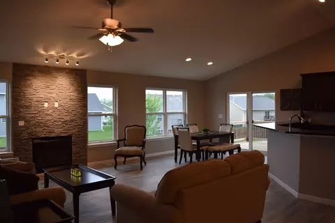 1016 Algonquin Dr, Cedar Falls, IA 50613 photo 5