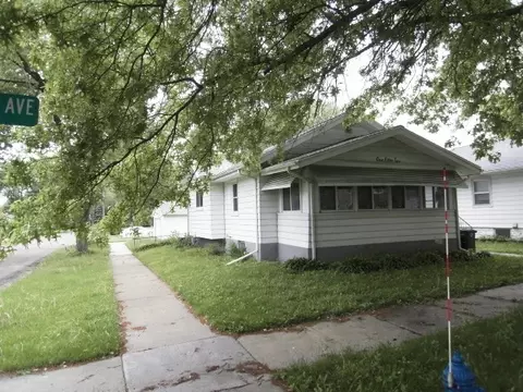 152 Summit Ave, Waterloo, IA 50701 photo 1