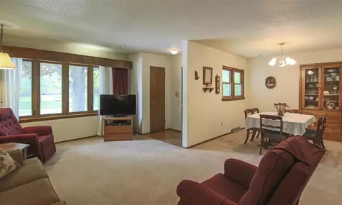 510 Devonshire Dr, Waterloo, IA 50701 photo 5
