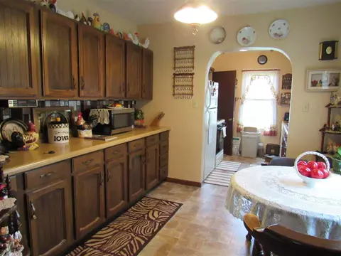 1437 Bertch Ave, Waterloo, IA 50702 photo 8